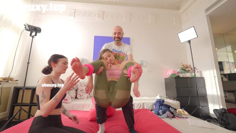 洋马光头男和女同一起迷玩绿裤女