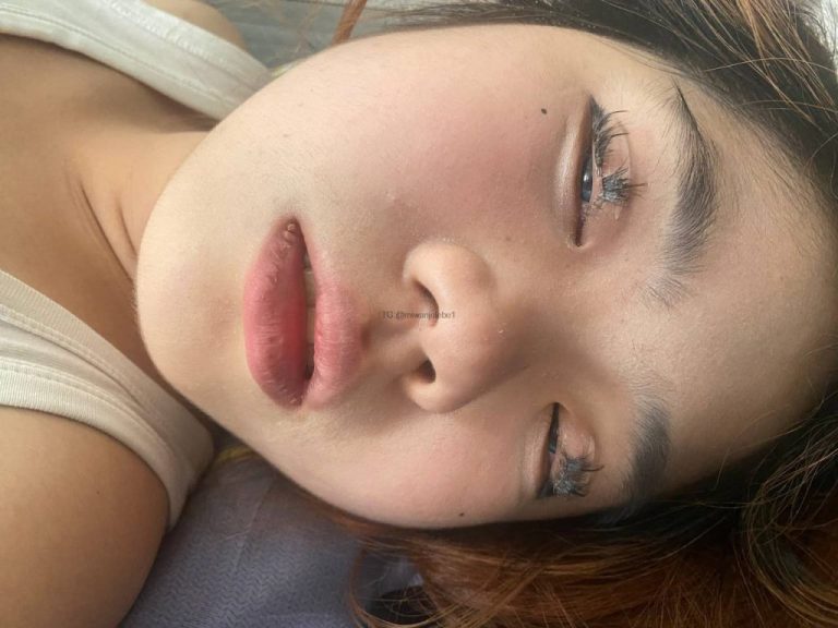 充满艺术感的女友昏迷写真