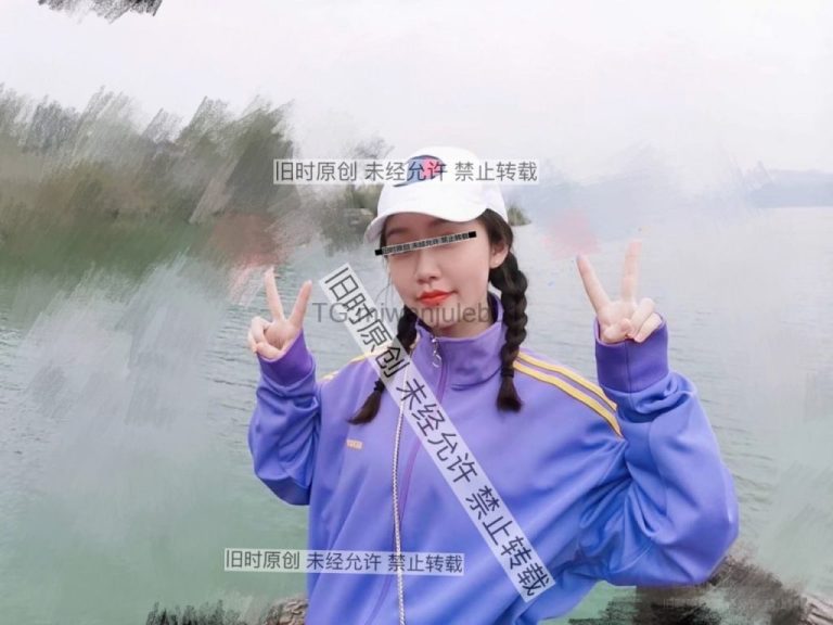 旅游迷玩精致女友