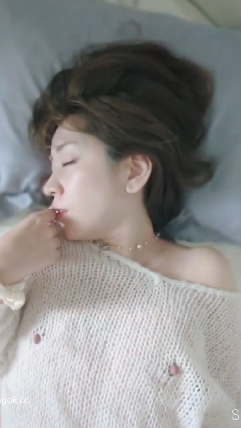 把绝美的女人完成肉便器