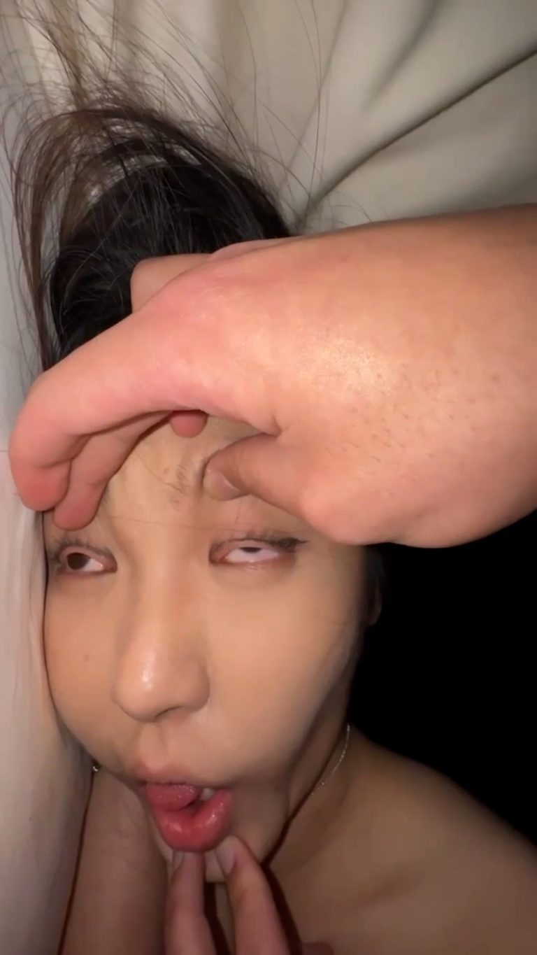 韩国美女与丑女的翻眼